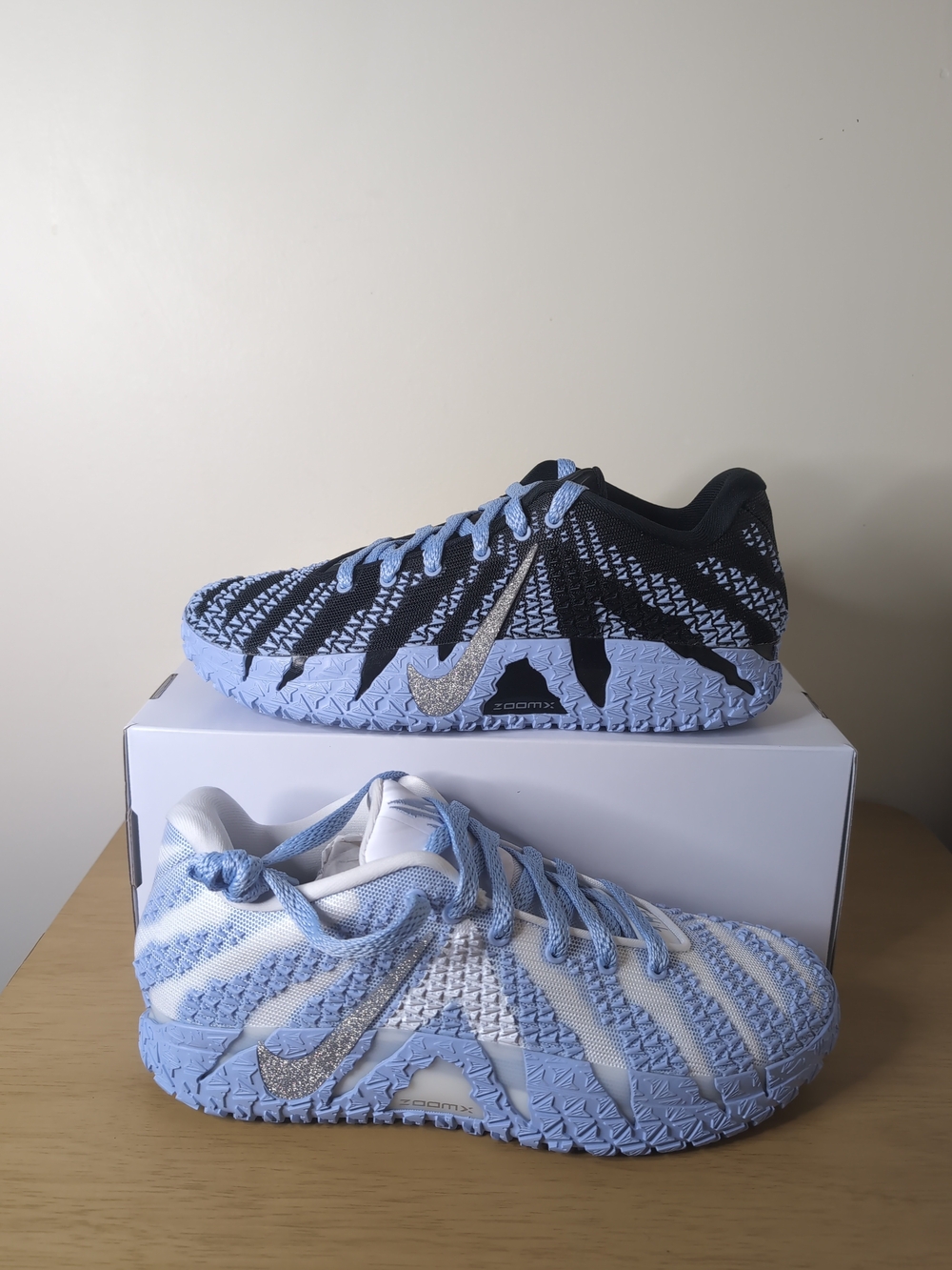 JA 3 Black White Blue Glittering Swoosh IO7565-900 6.5 No Lid